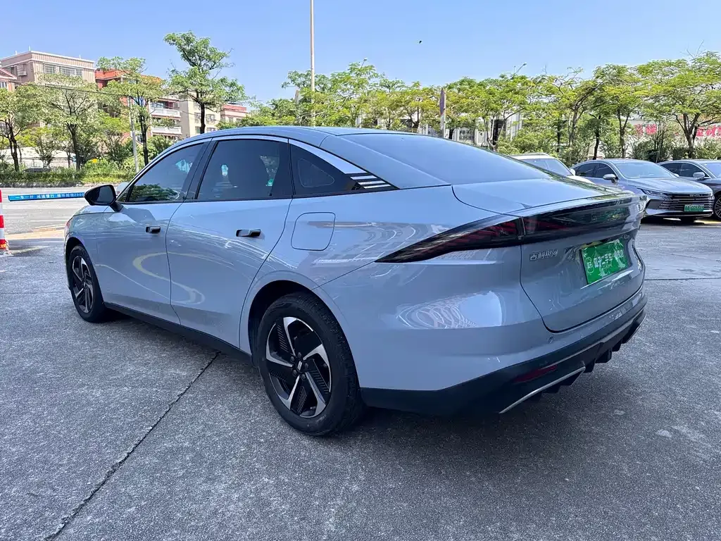 Geely Galaxy L6 — фото 7