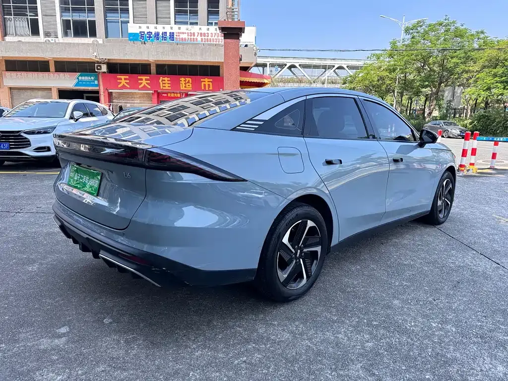 Geely Galaxy L6 — фото 10