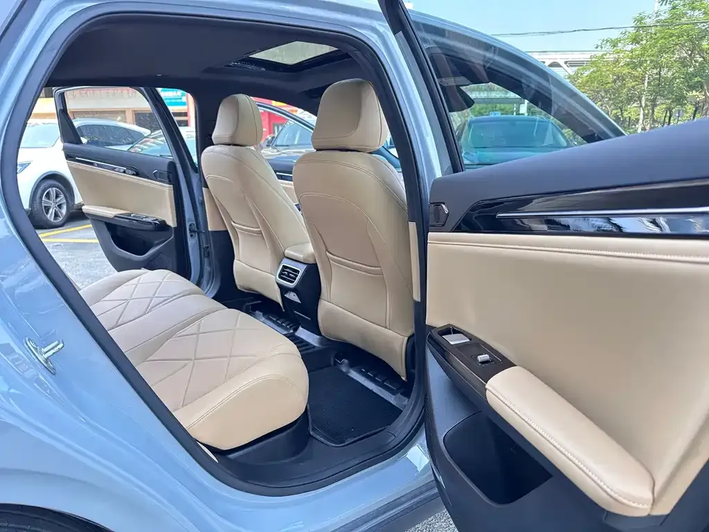 Geely Galaxy L6 — фото 3