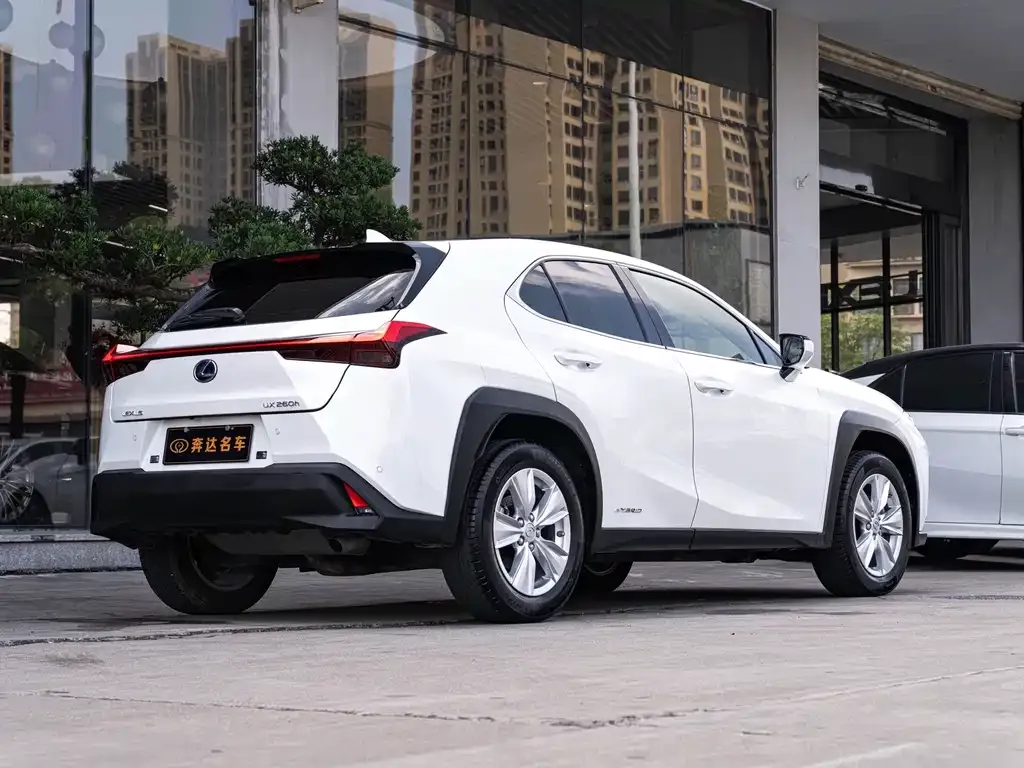 Lexus UX — фото 9