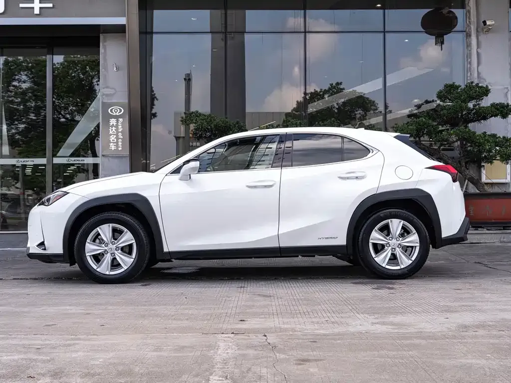 Lexus UX — фото 8
