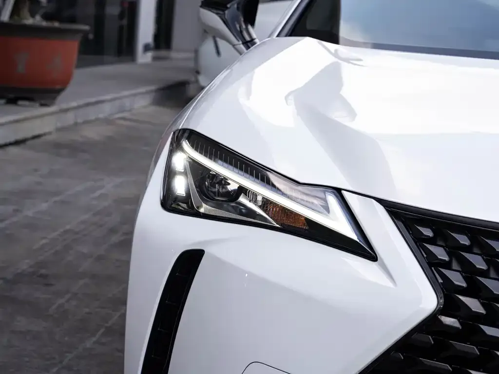 Lexus UX — фото 5
