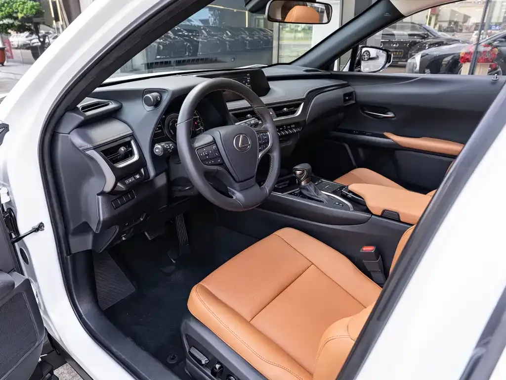 Lexus UX — фото 10
