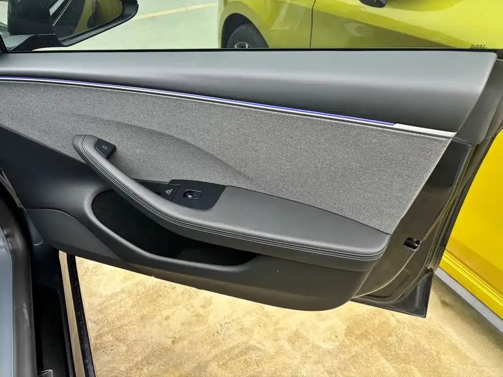 Tesla Model 3 — фото 4