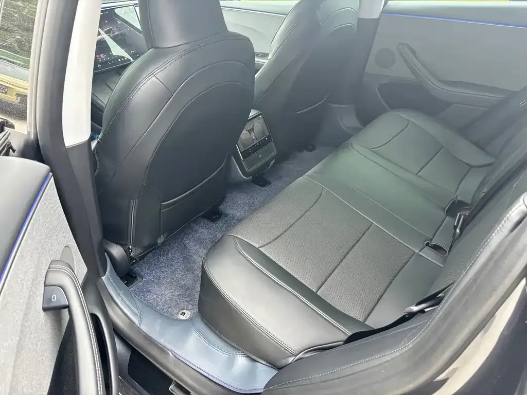 Tesla Model 3 — фото 2