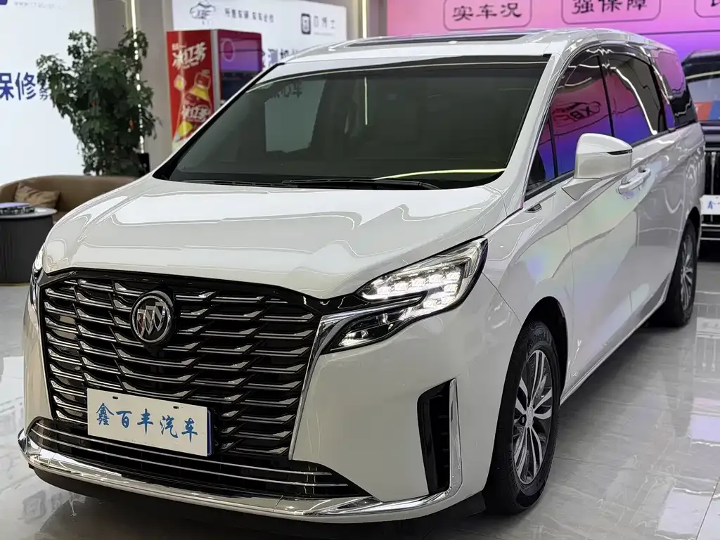 Buick GL8 — фото 1