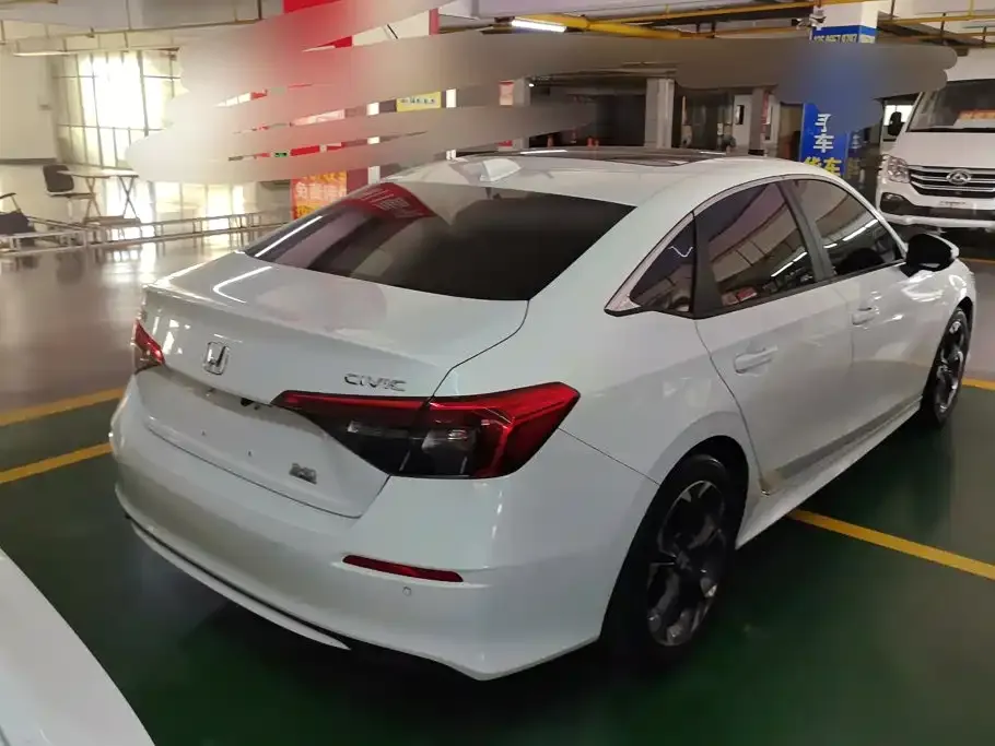 Honda Civic — фото 10