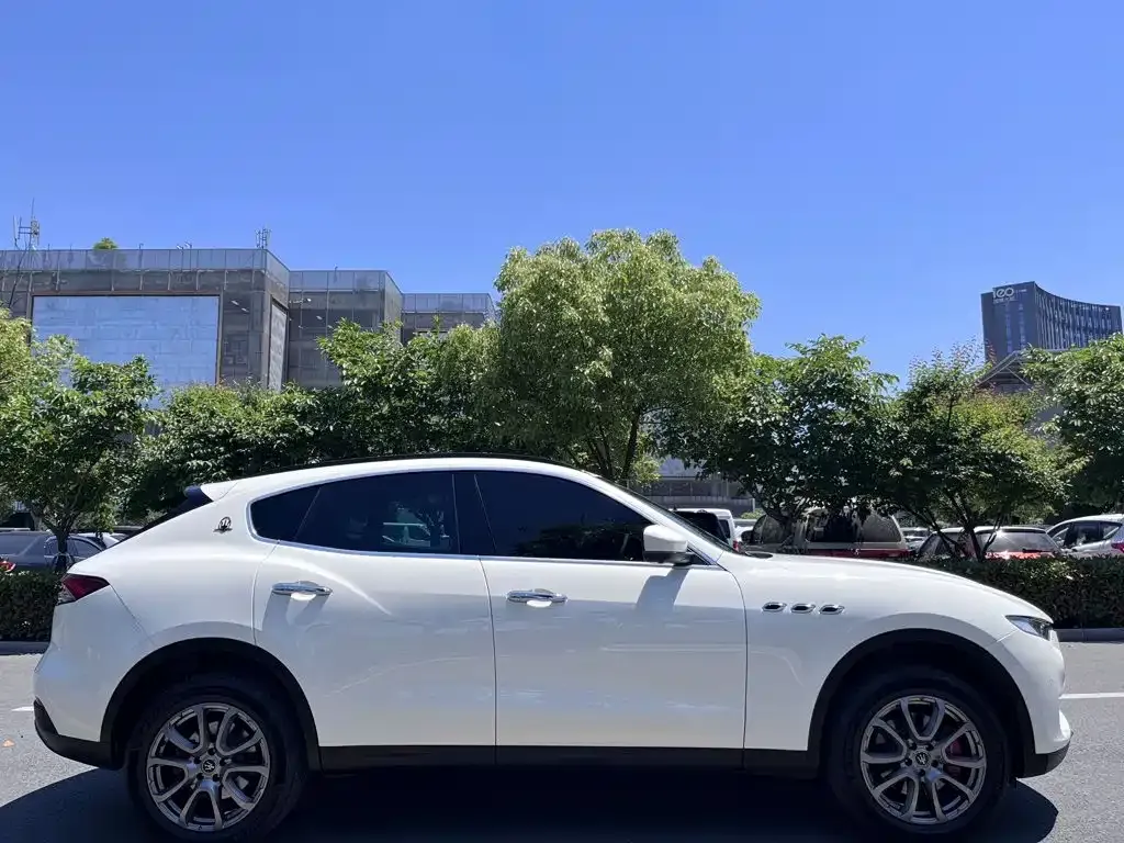 Maserati Levante — фото 4