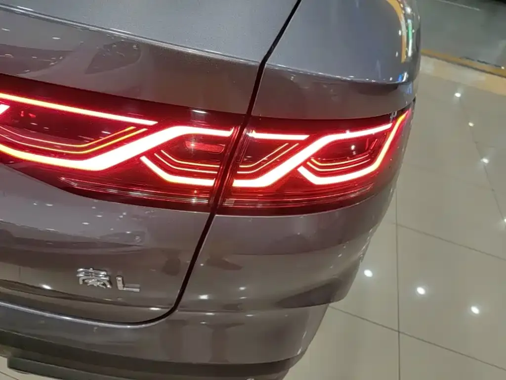 BYD Qin L — фото 2