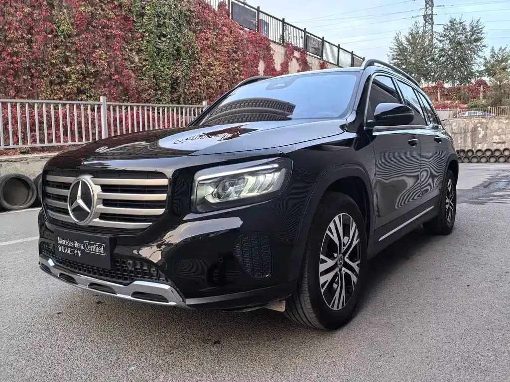 Mercedes-Benz GLB — фото 1