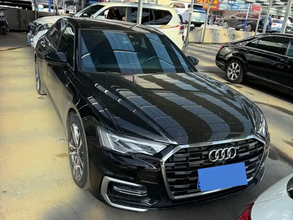 Audi A6L — фото 1