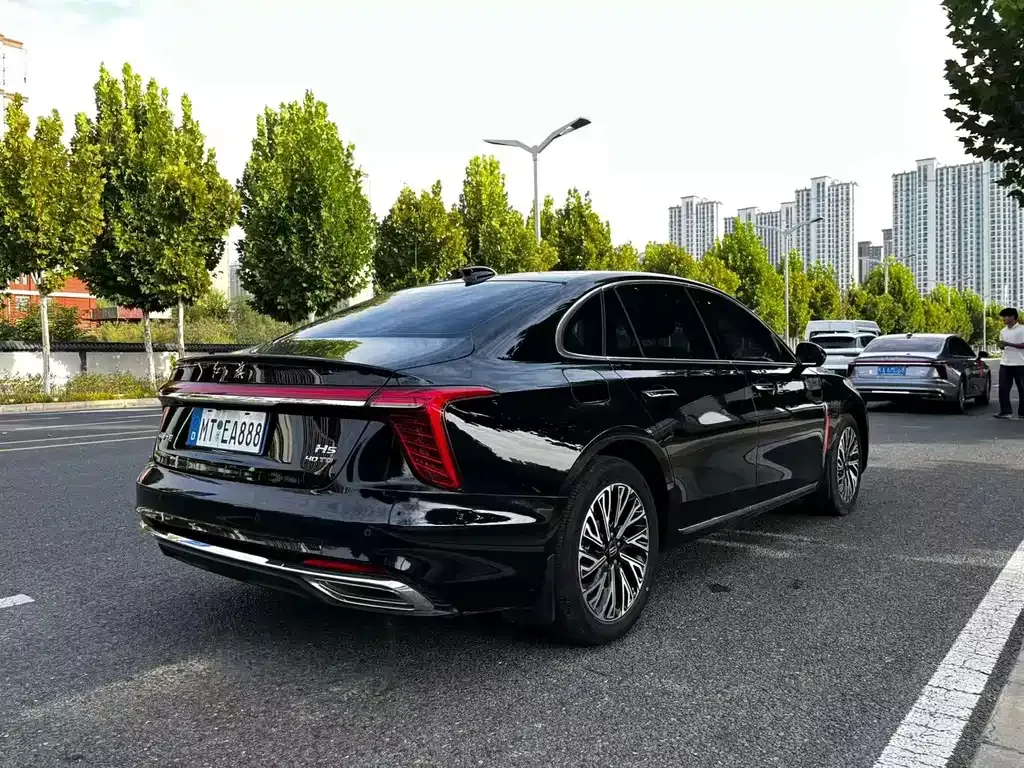 Hongqi H5 — фото 9
