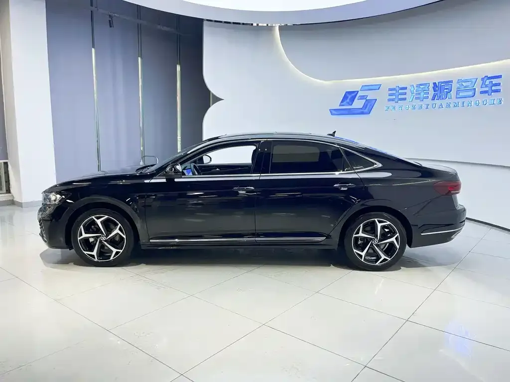 Volkswagen Passat — фото 7