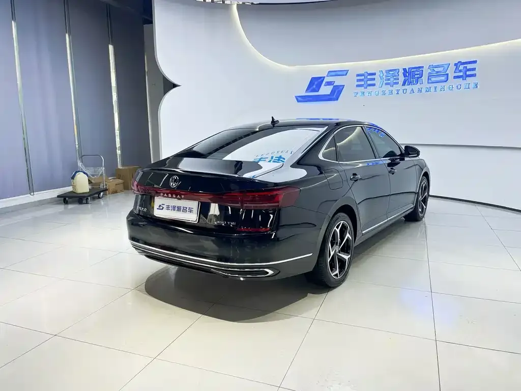 Volkswagen Passat — фото 2