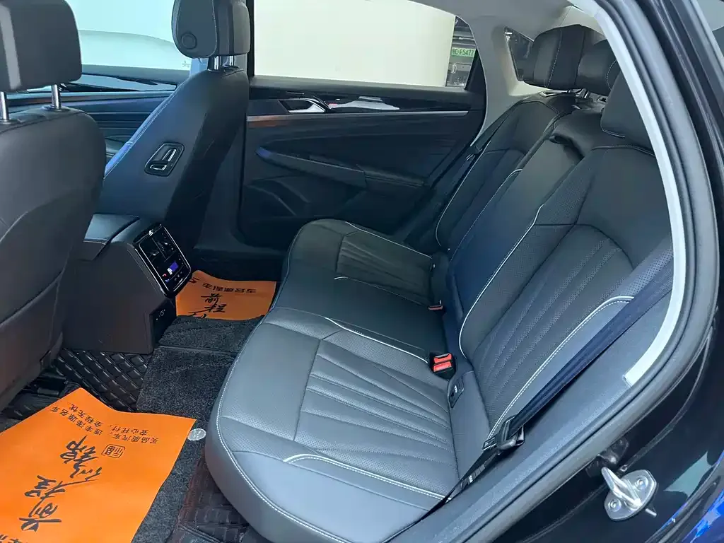 Volkswagen Passat — фото 4