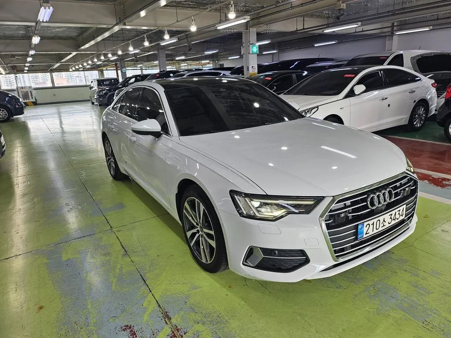 Audi A6 — фото 1