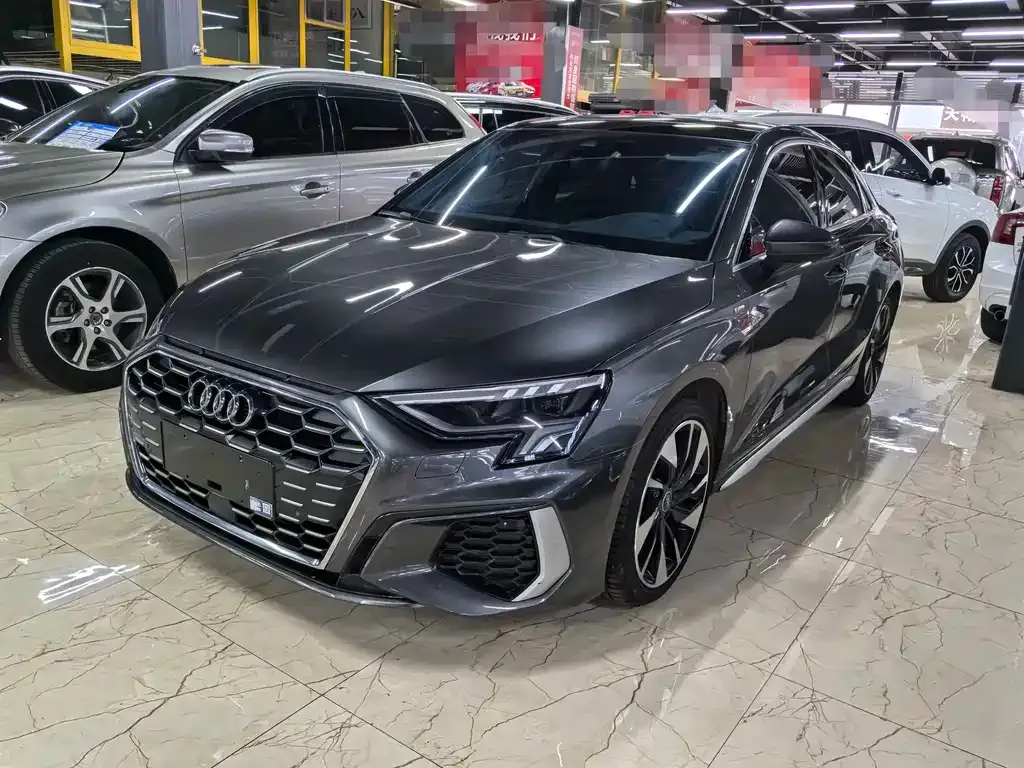 Audi A3 — фото 1