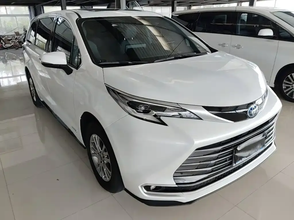 Toyota Sienna — фото 7