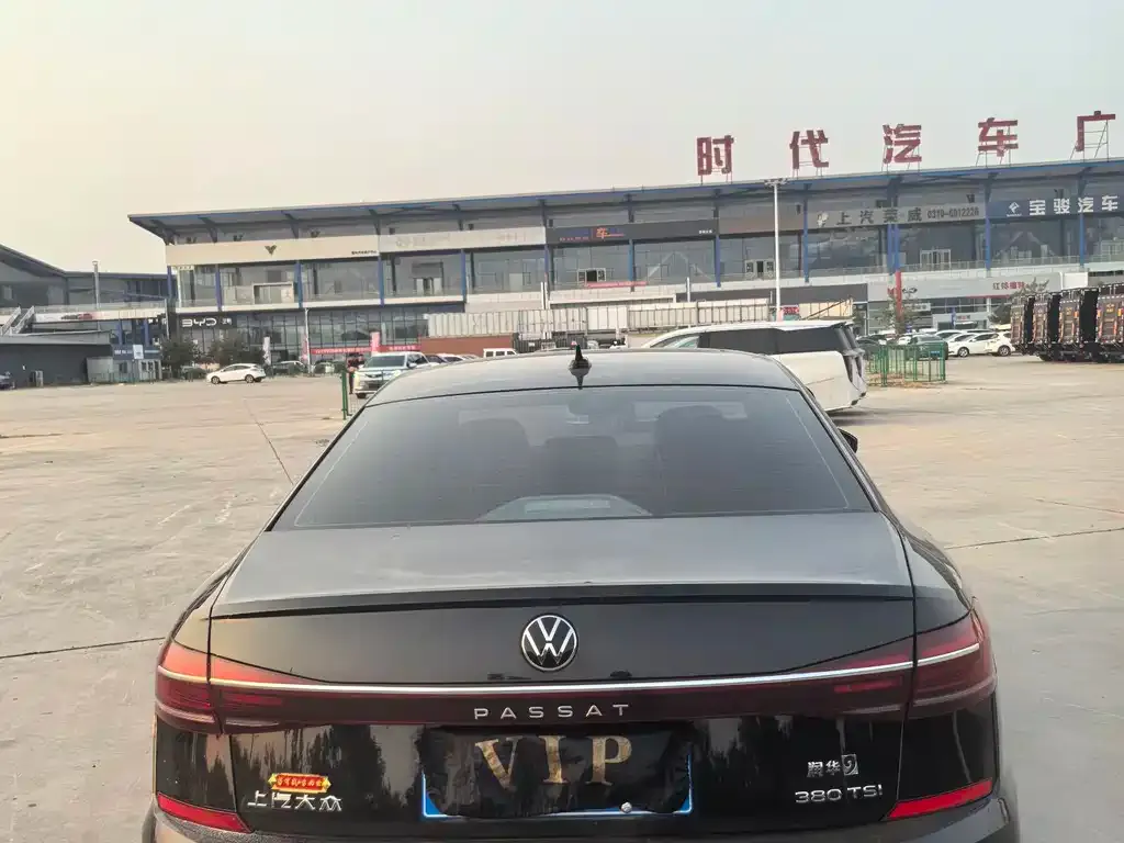 Volkswagen Passat — фото 7