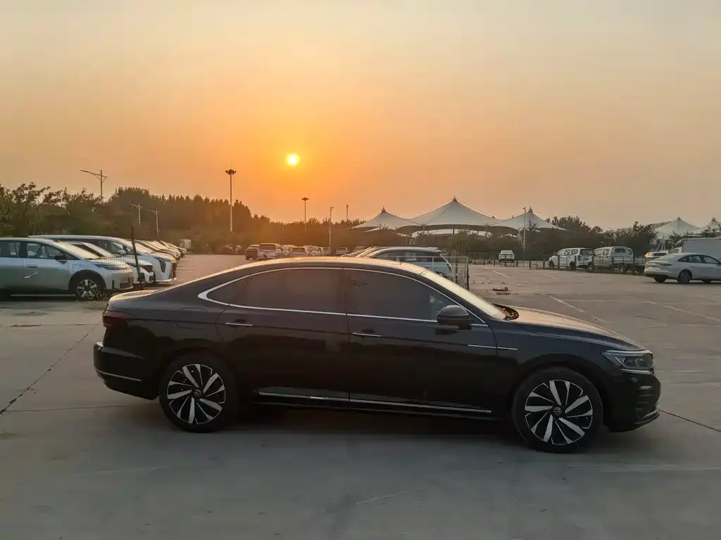 Volkswagen Passat — фото 3