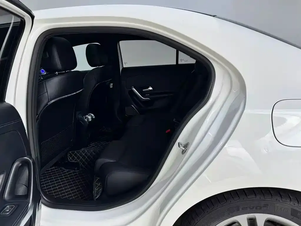 Mercedes-Benz A-Class — фото 10