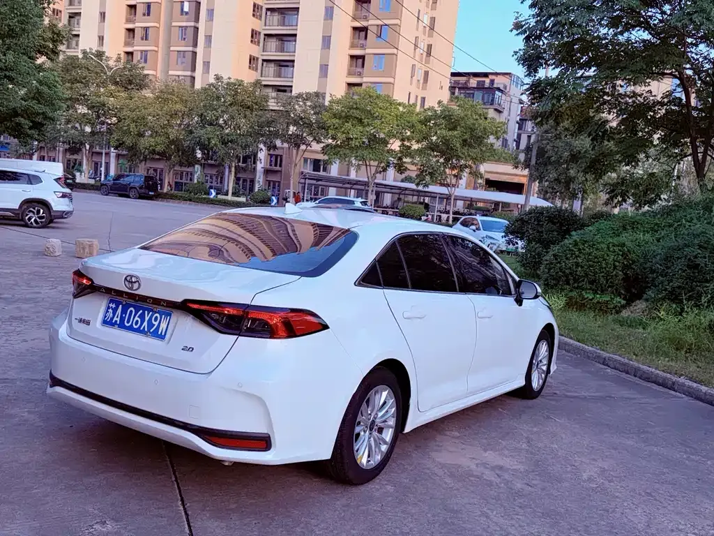 Toyota Allion — фото 7