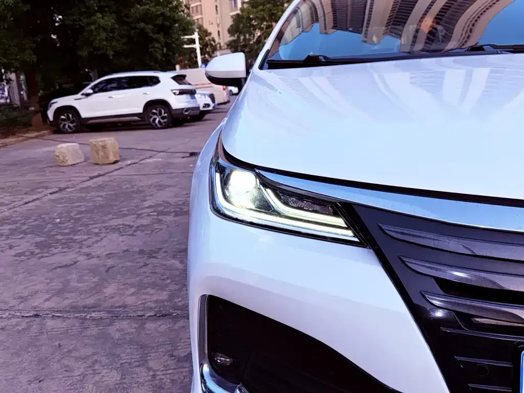 Toyota Allion — фото 2