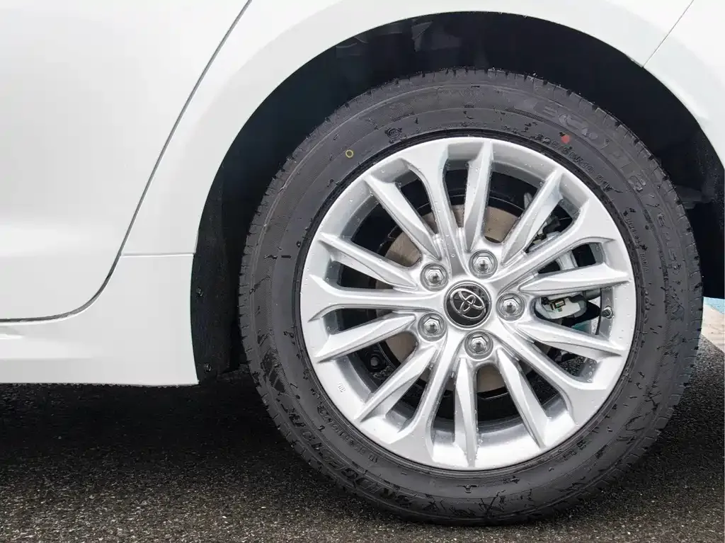 Toyota Allion — фото 10
