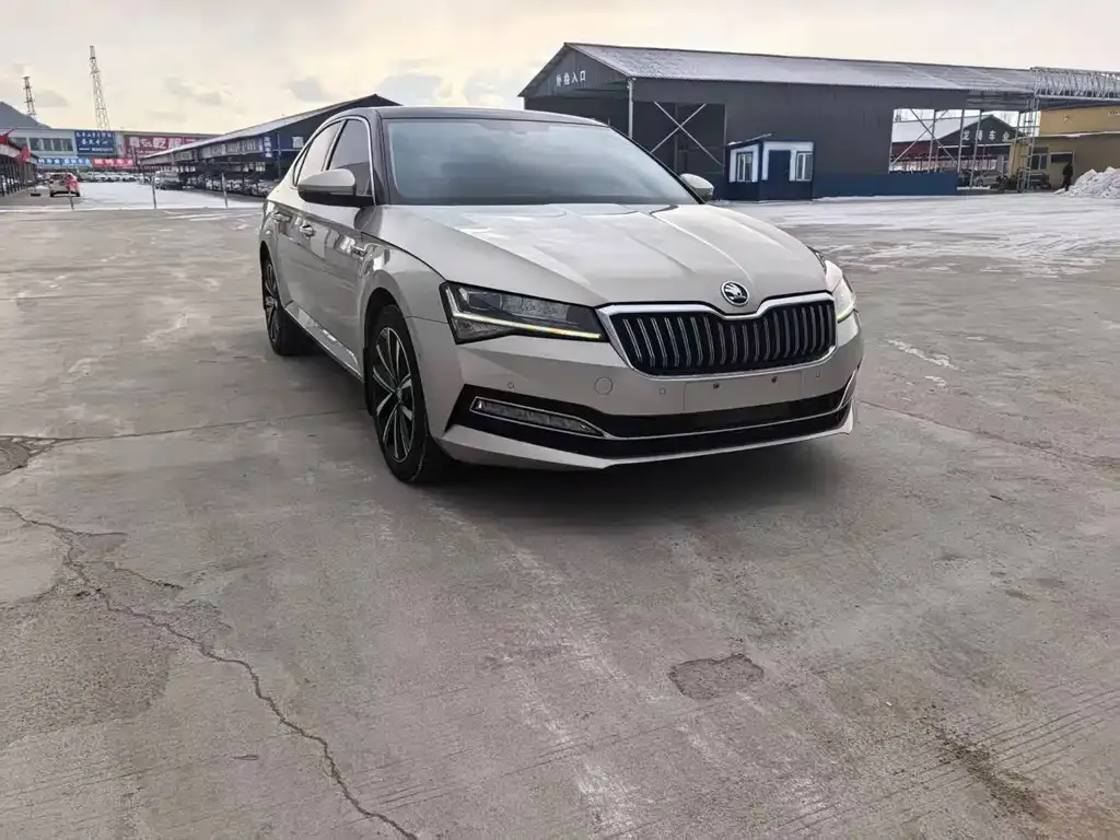 Skoda Superb — фото 2