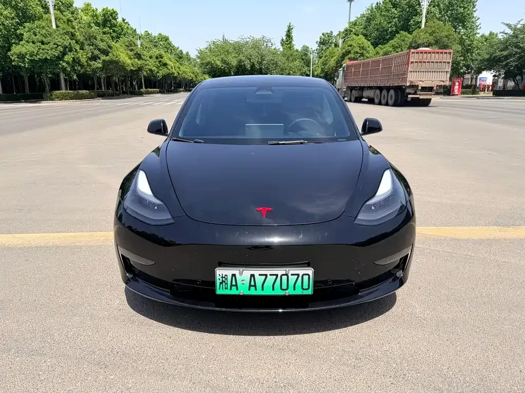 Tesla Model 3 — фото 5