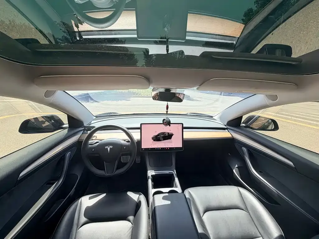 Tesla Model 3 — фото 3