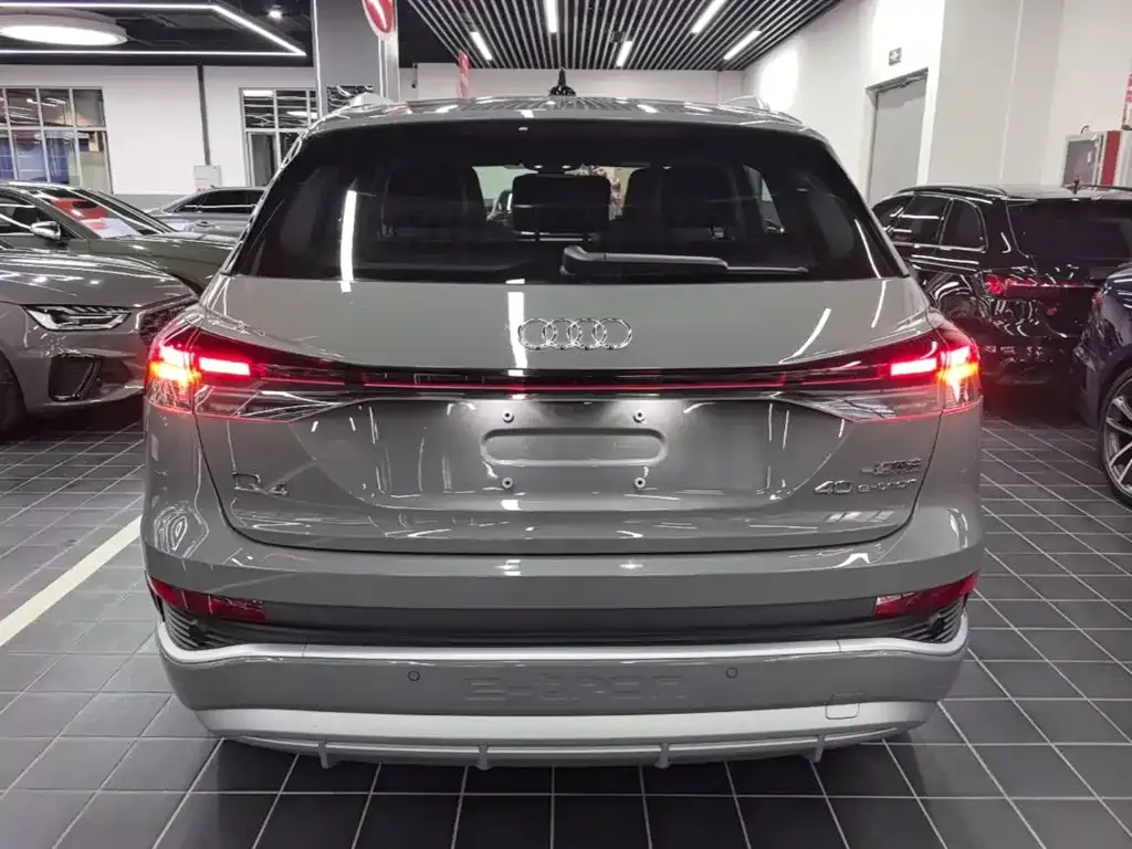 Audi Q4 e-tron — фото 9