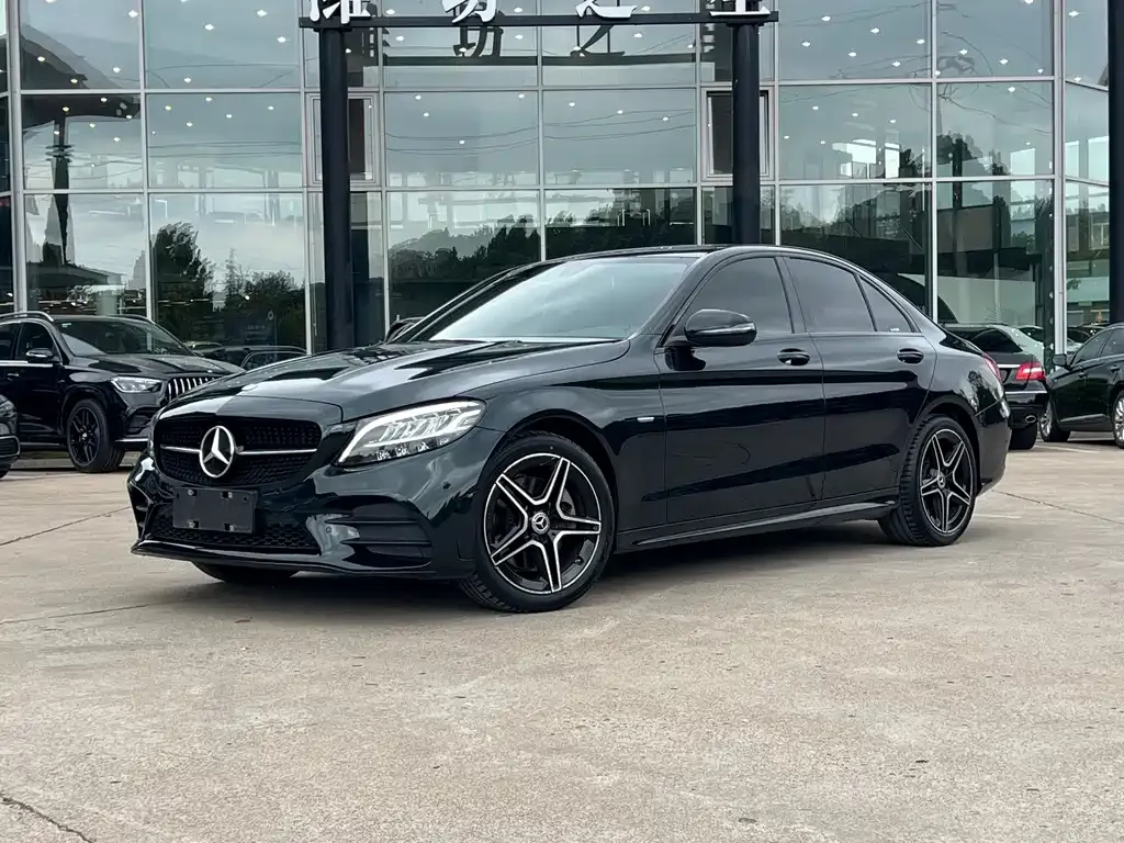 Mercedes-Benz C-Class — фото 1