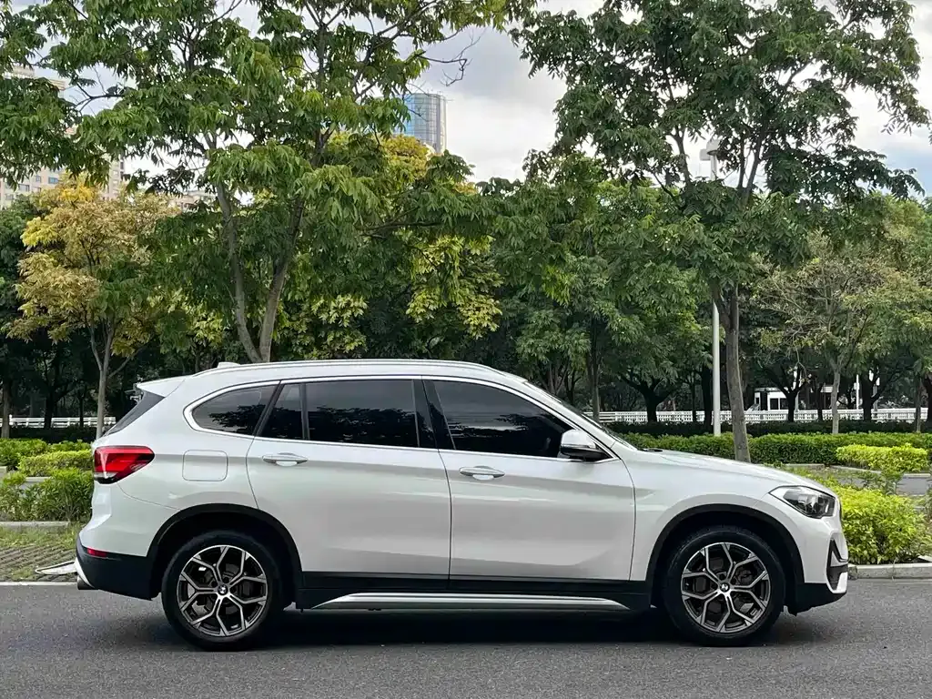BMW X1 — фото 10