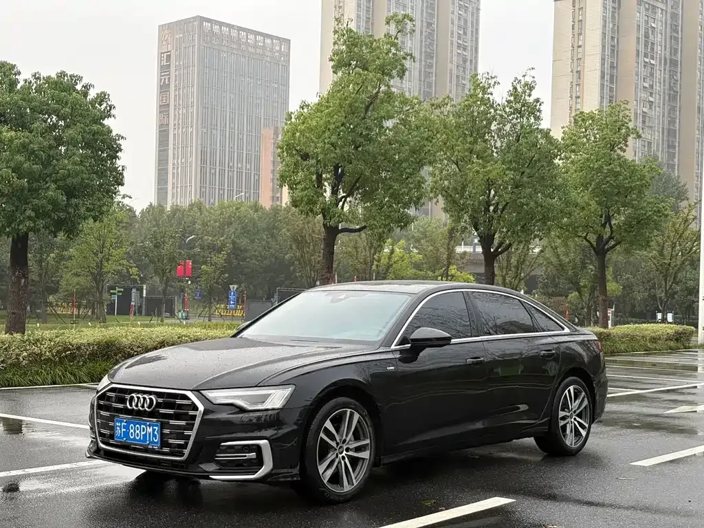 Audi A6L — фото 1