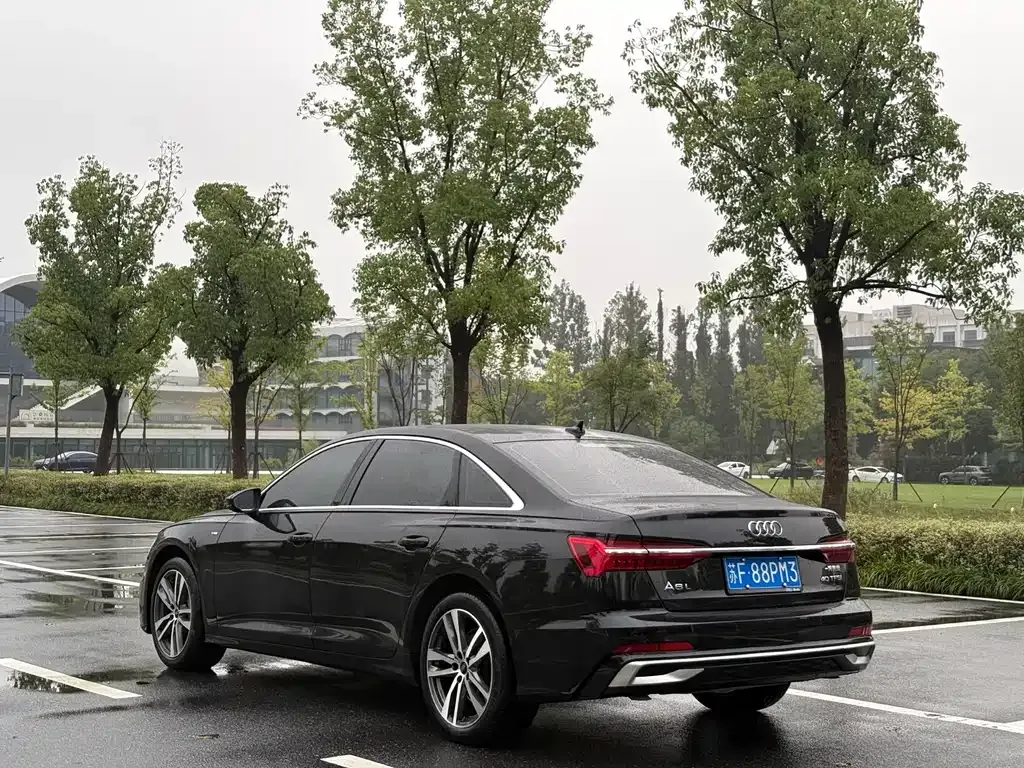 Audi A6L — фото 10