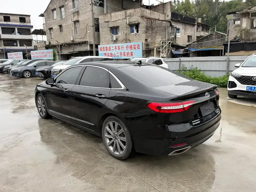Ford Taurus — фото 10