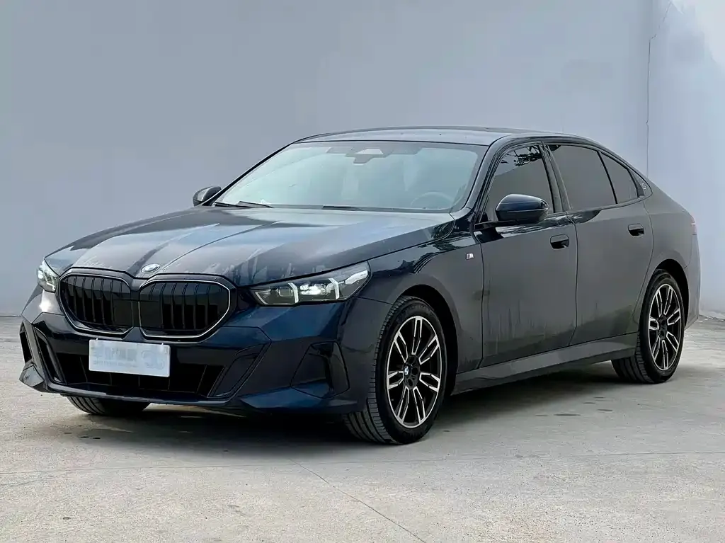 BMW 5 Series — фото 1