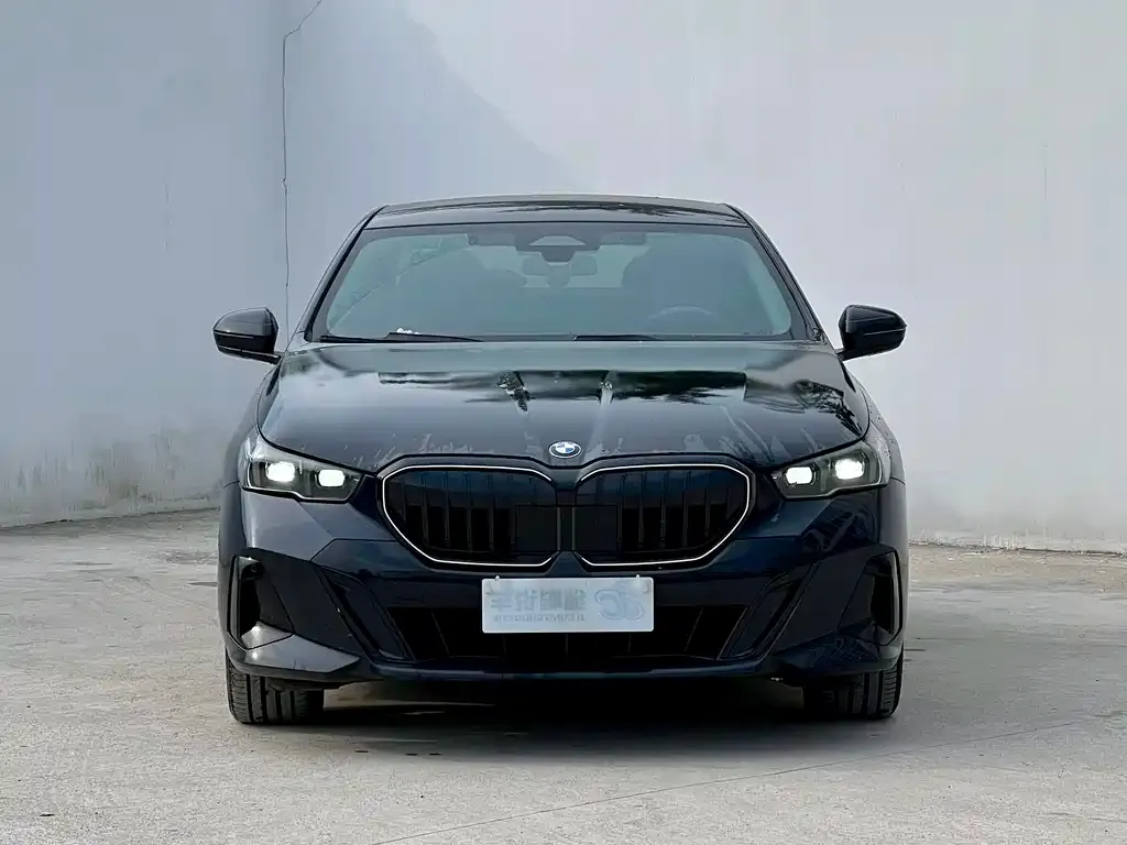 BMW 5 Series — фото 2