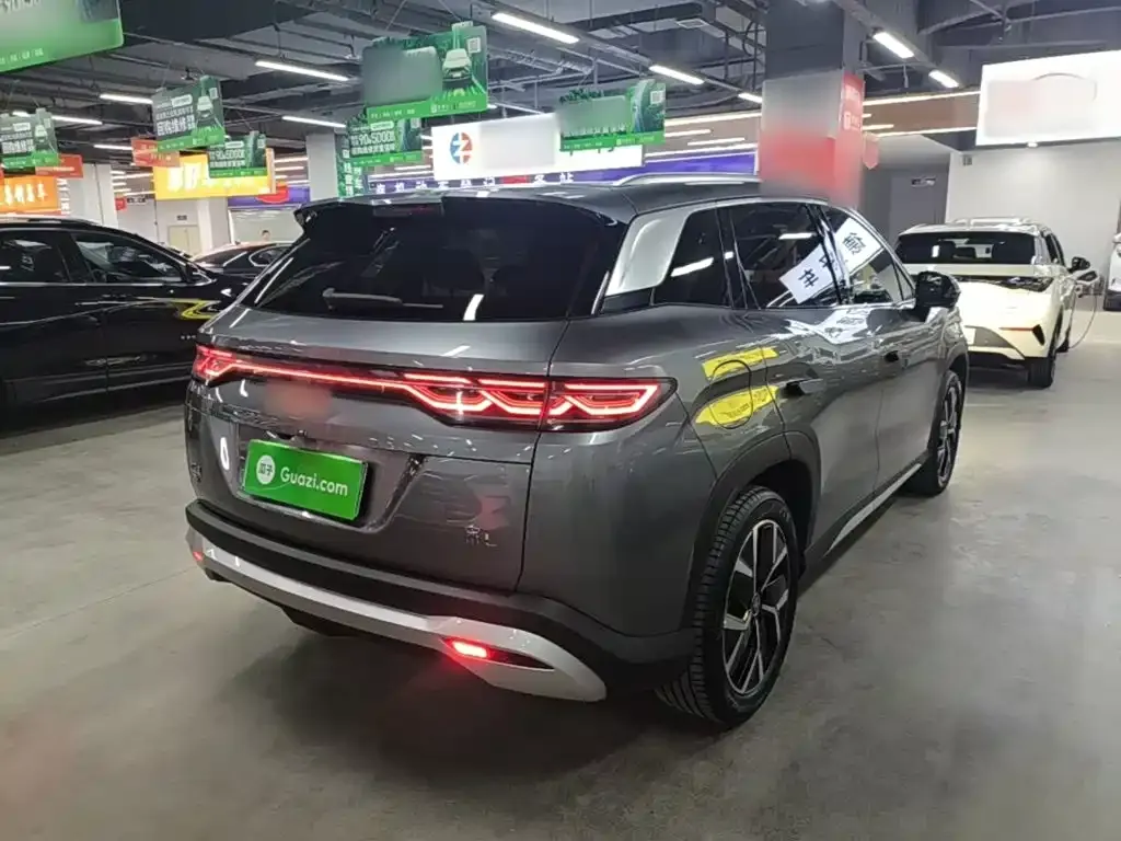 BYD L DM-i — фото 9