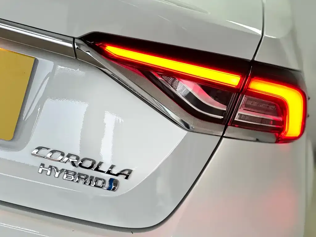 Toyota Corolla — фото 2