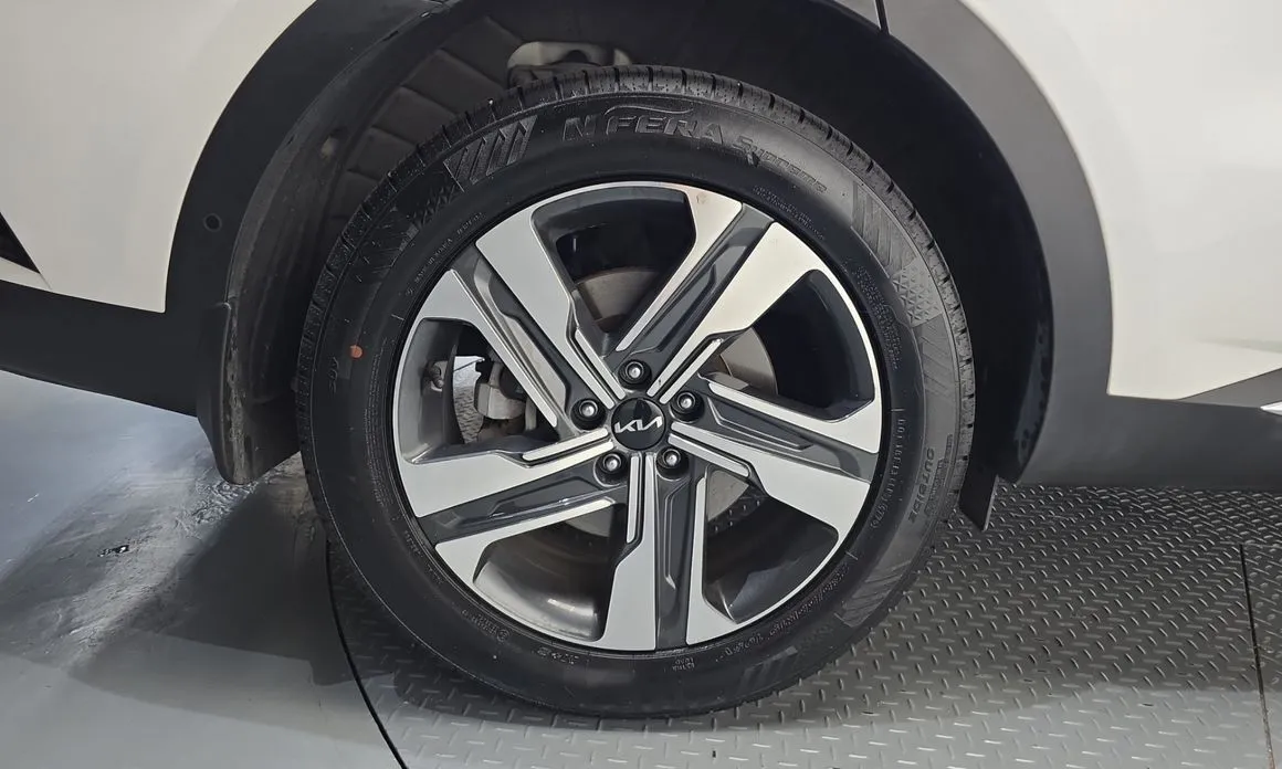 Kia Sorento — фото 9
