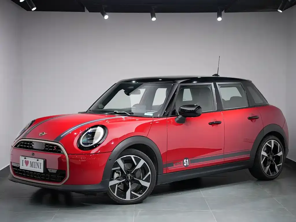 MINI Cooper (3-door) — фото 1