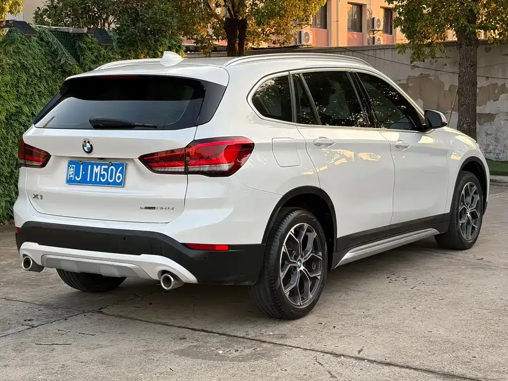 BMW X1 — фото 9