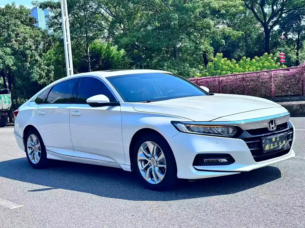 Honda Accord — фото 9