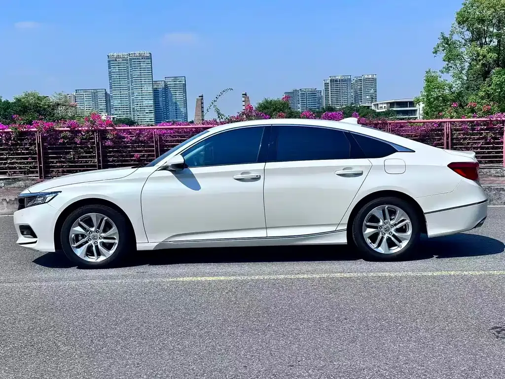Honda Accord — фото 6