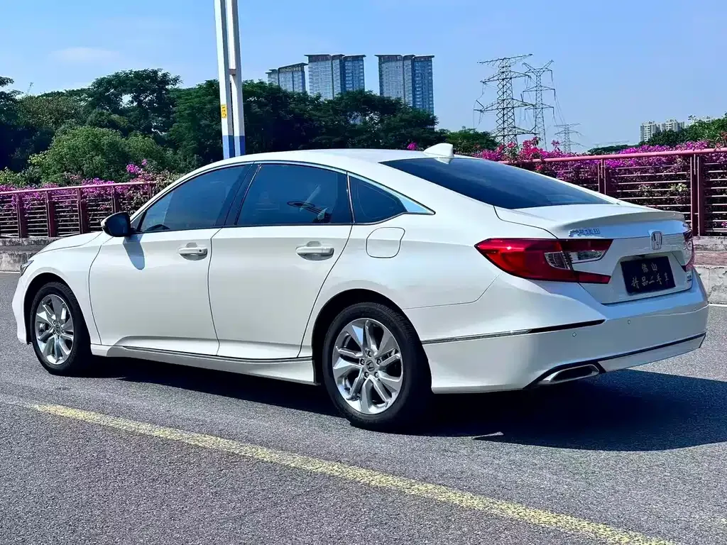 Honda Accord — фото 3