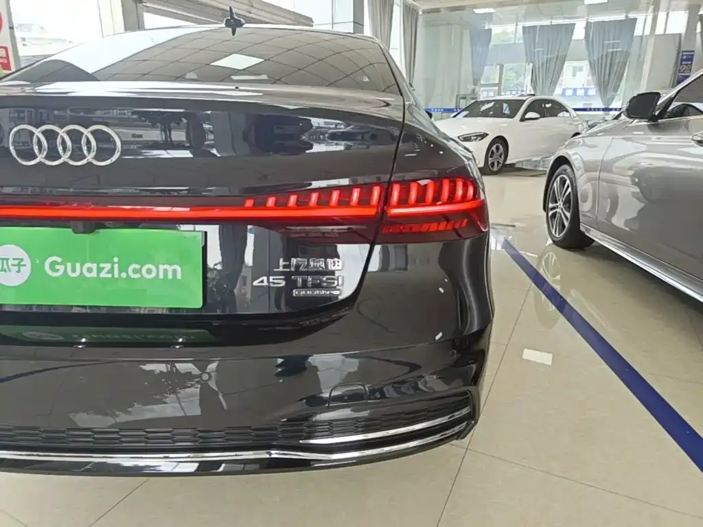 Audi A7L — фото 4