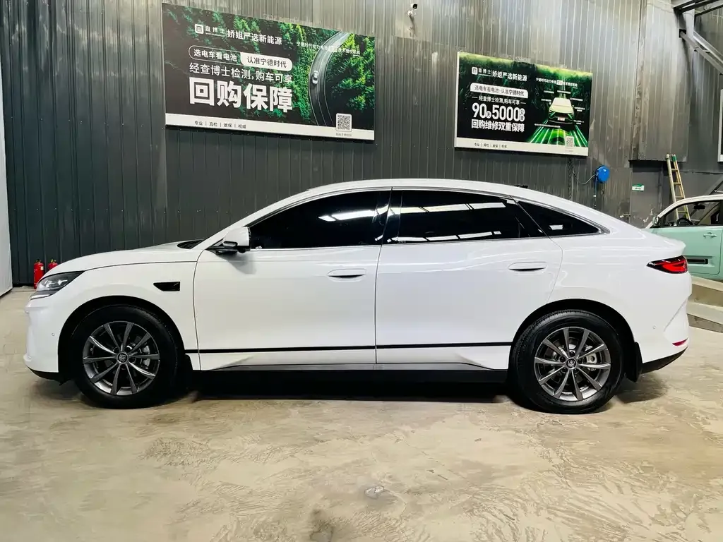 BYD Qin L — фото 10