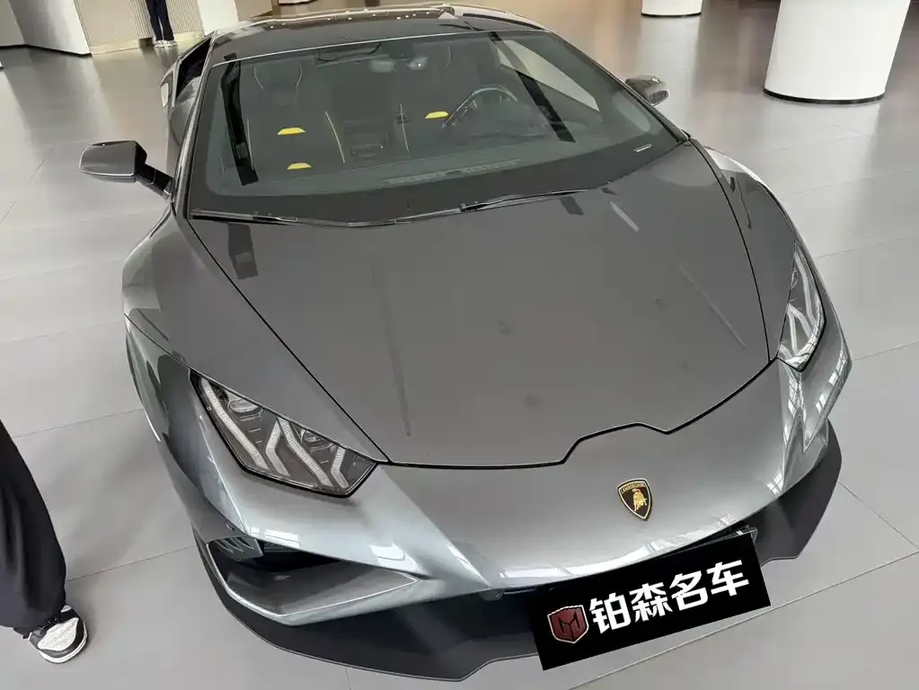 Lamborghini Huracan — фото 1